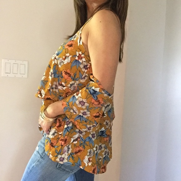 Short sleeve Floral print top - Picture 4 of 7